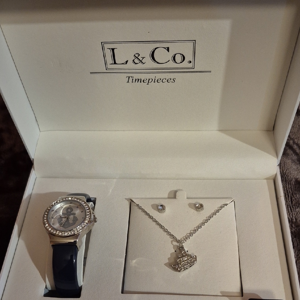 Silver Jewelry Set with Watch and Necklace